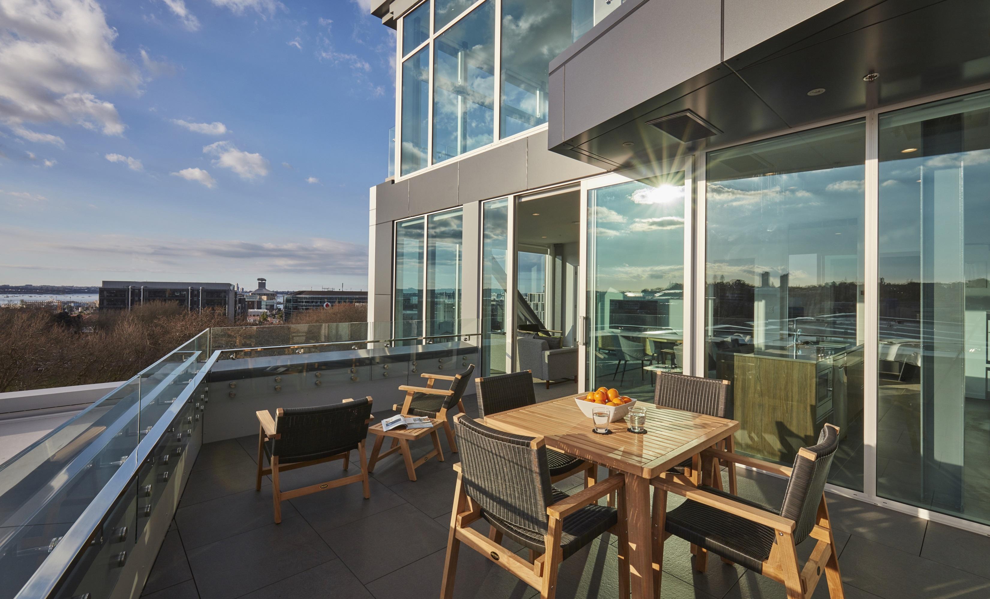 Swiss-Belsuites Victoria Park Auckland Extérieur photo The penthouse suite at the Standard East Village